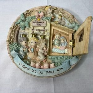 Precious Moments Nativity Hinged Door Sculpted Plate Enesco 1998 VTG Christmas